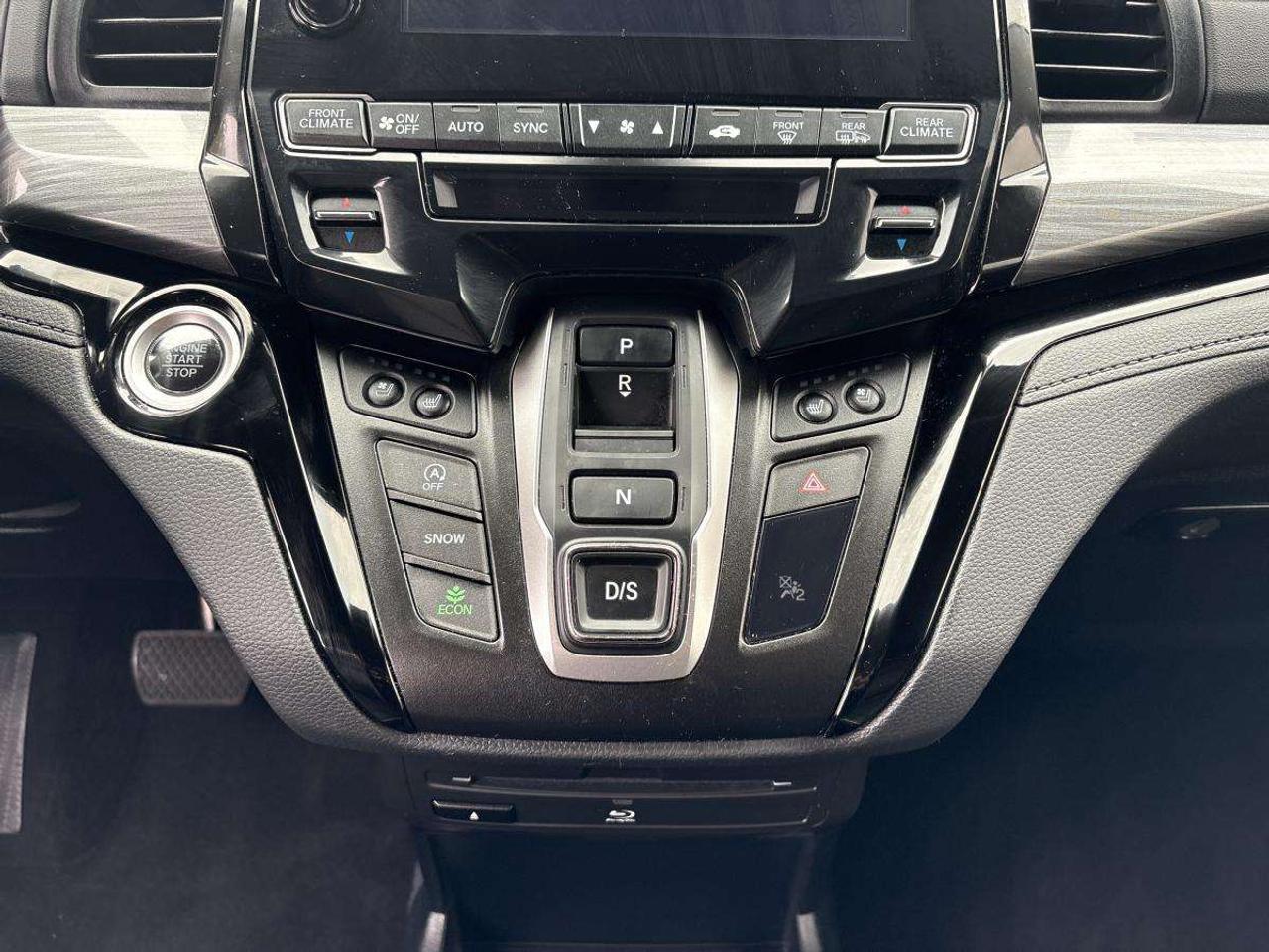 2024 Honda Odyssey Touring Photo