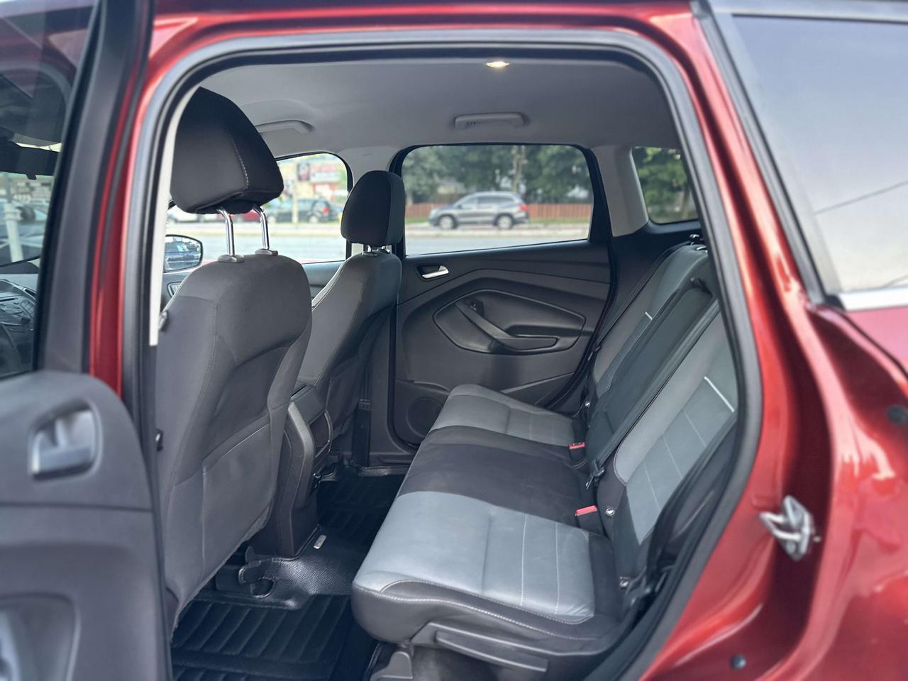 2015 Ford Escape FWD 4dr SE Photo