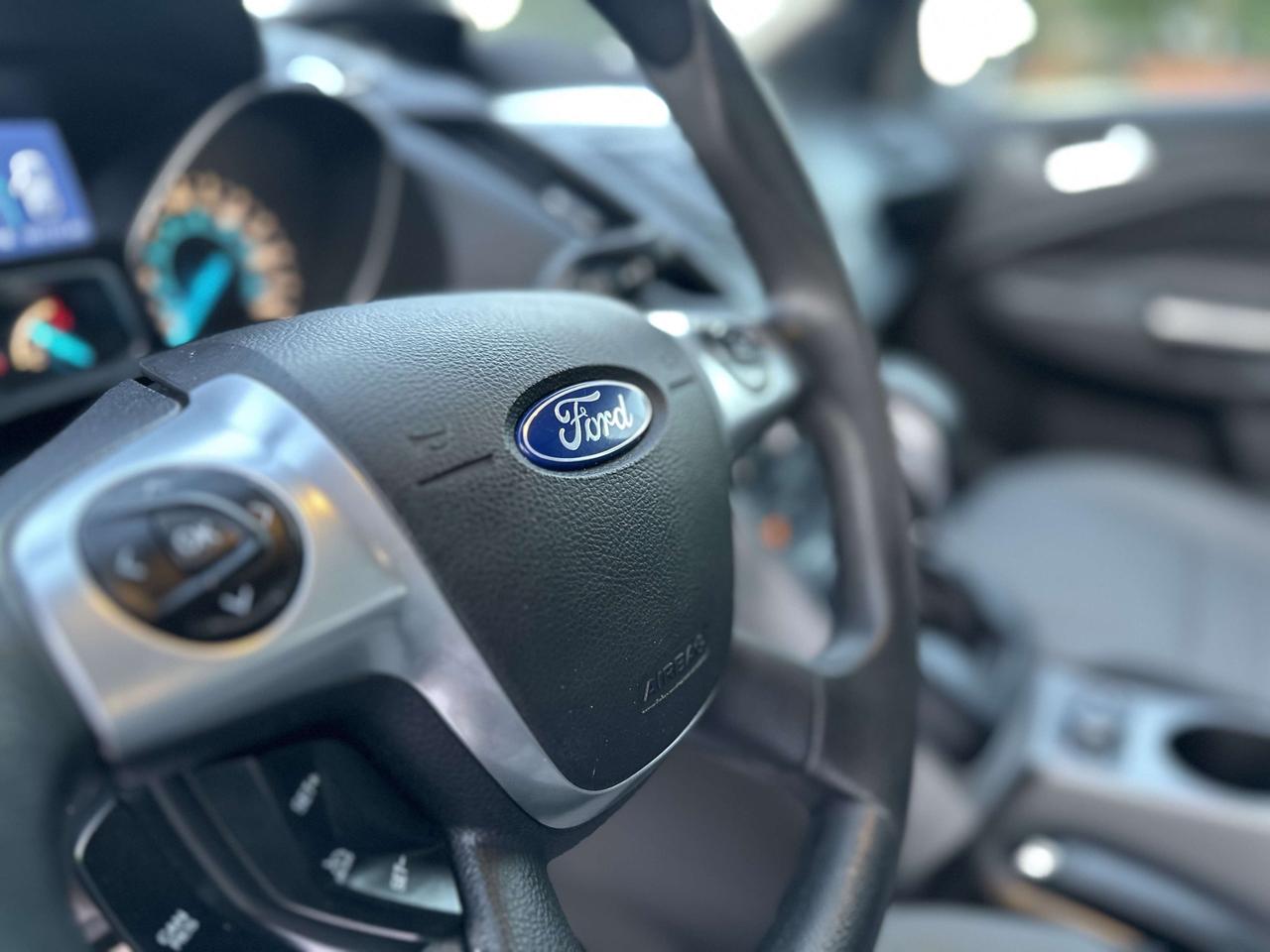 2015 Ford Escape FWD 4dr SE Photo