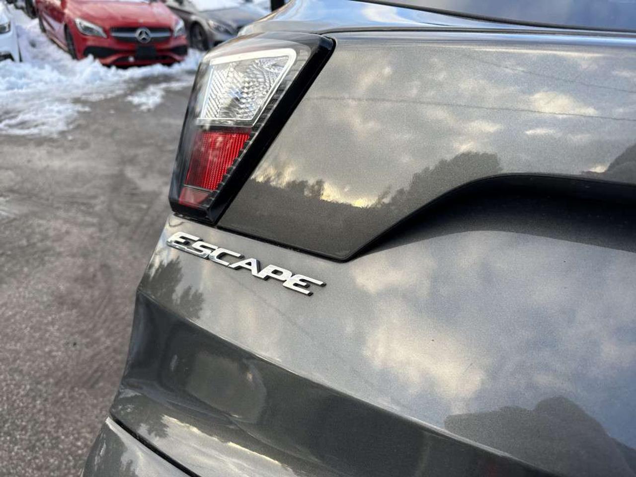 2018 Ford Escape SE FWD,Leather !! Photo
