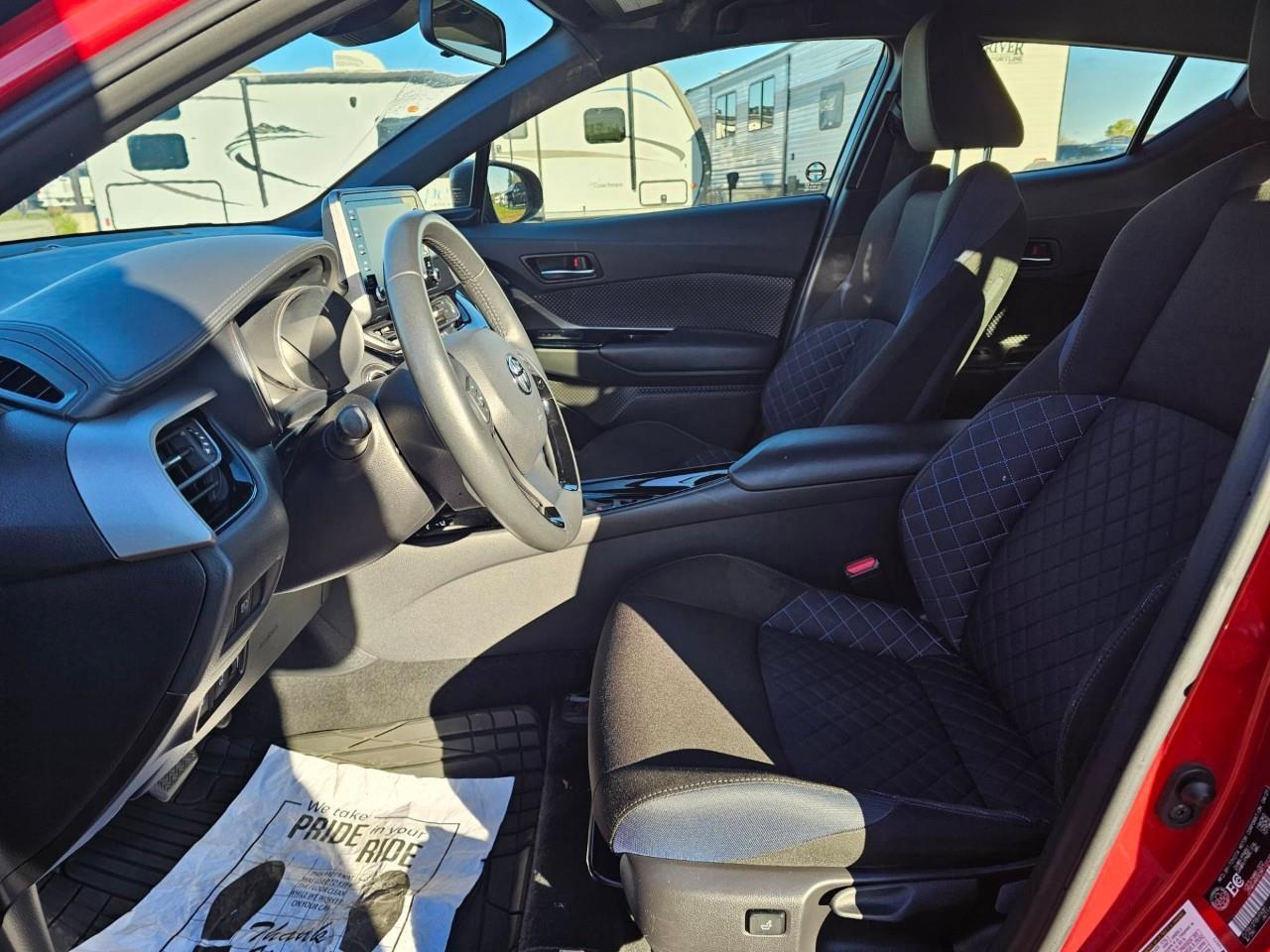 2021 Toyota C-HR XLE Premium 4dr Front-Wheel Drive Sport Utility Photo