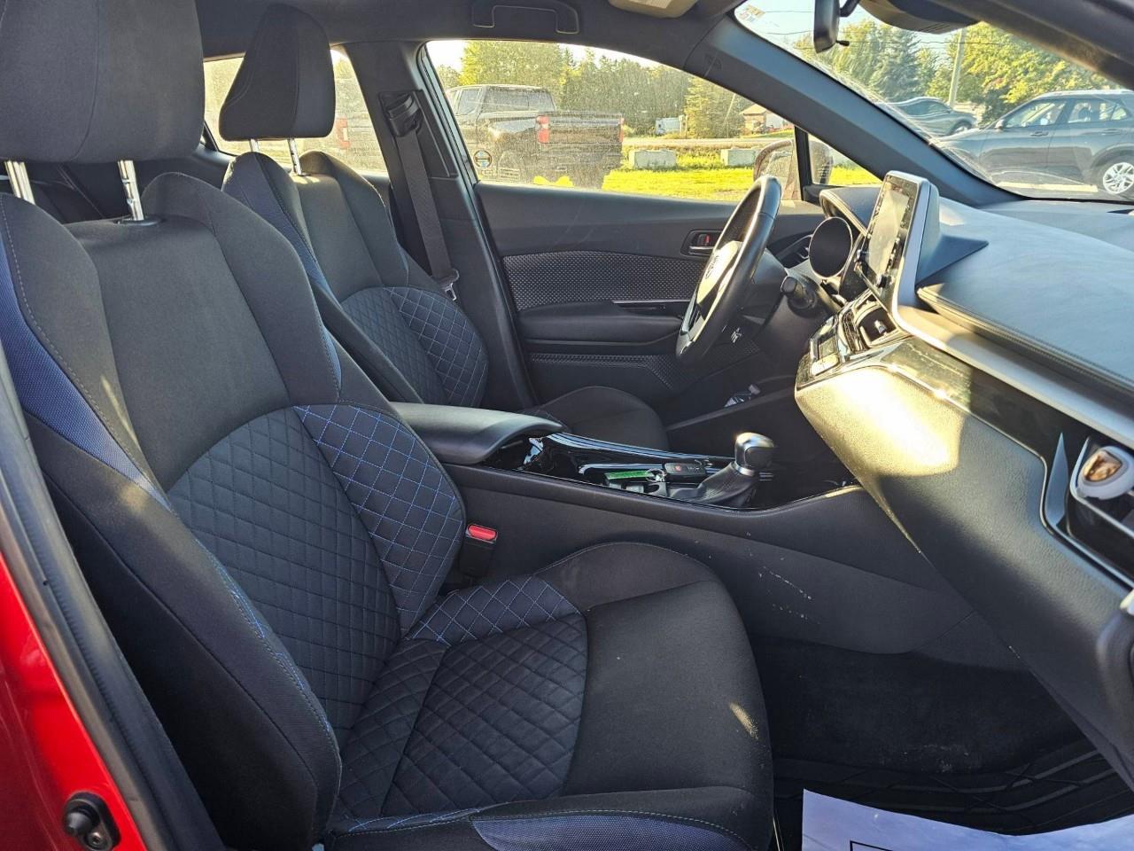 2021 Toyota C-HR XLE Premium 4dr Front-Wheel Drive Sport Utility Photo