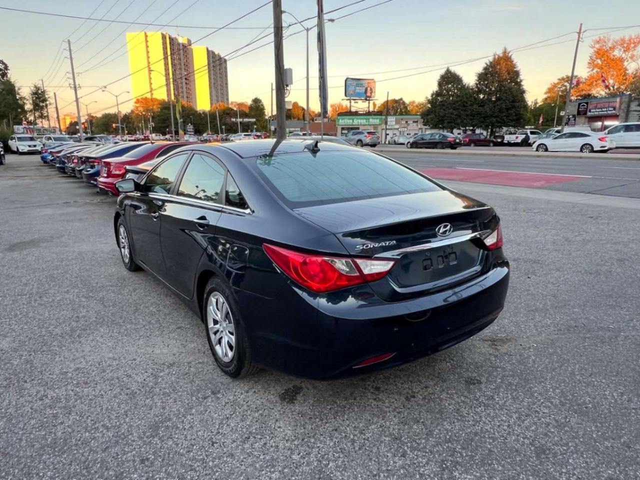 2013 Hyundai Sonata 4dr Sdn 2.4L Auto GL NEW ENGINE Photo2