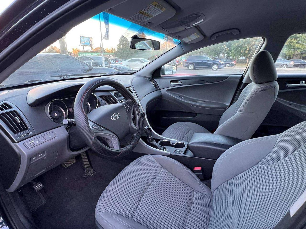 2013 Hyundai Sonata 4dr Sdn 2.4L Auto GL NEW ENGINE Photo