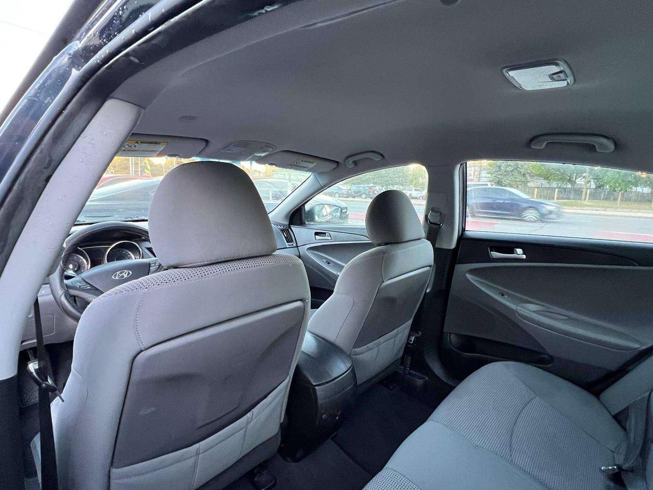 2013 Hyundai Sonata 4dr Sdn 2.4L Auto GL NEW ENGINE Photo
