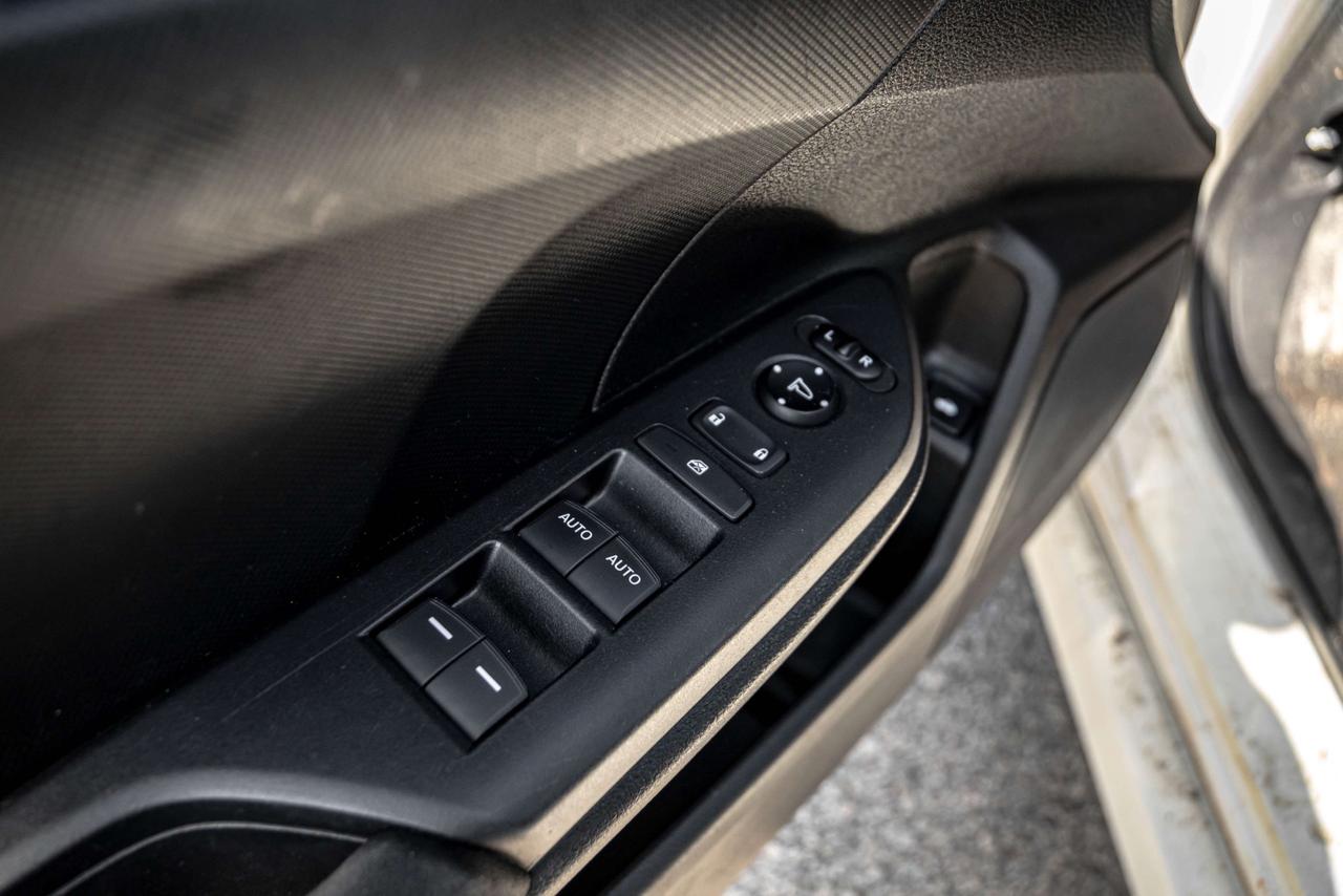 2016 Honda Civic 4dr Man LX Photo