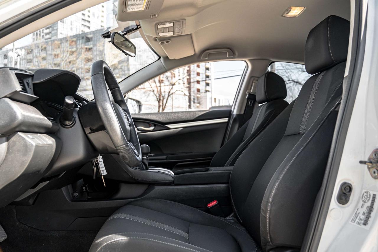 2016 Honda Civic 4dr Man LX Photo