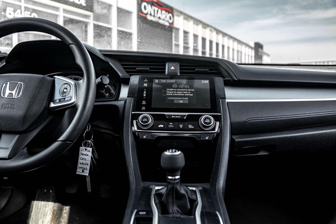 2016 Honda Civic 4dr Man LX Photo