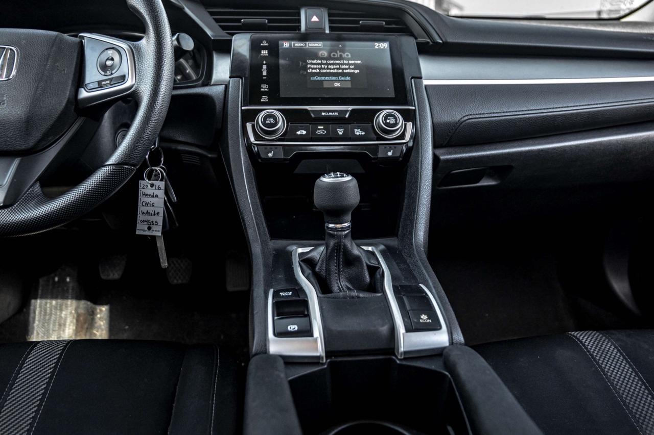 2016 Honda Civic 4dr Man LX Photo