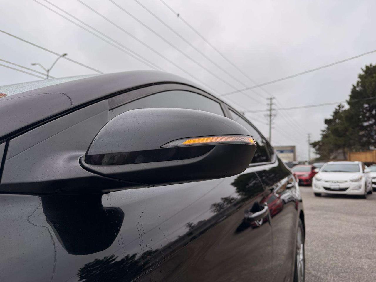 2019 Hyundai Elantra Preferred Auto w/Sun & Safety Package Photo
