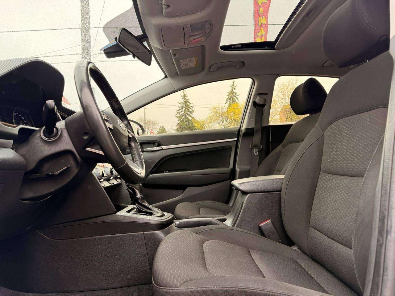 2019 Hyundai Elantra Preferred Auto w/Sun & Safety Package Photo