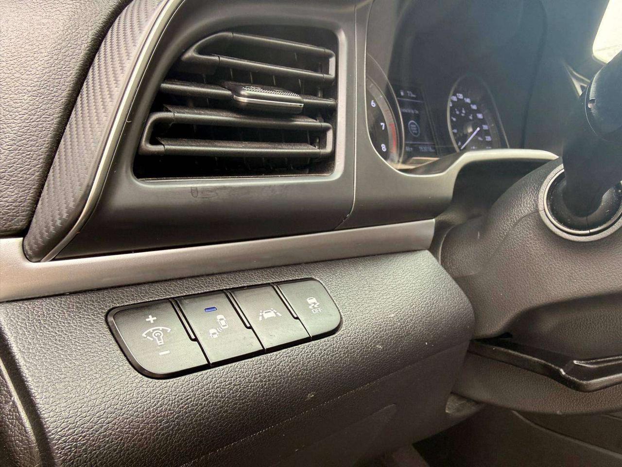 2019 Hyundai Elantra Preferred Auto w/Sun & Safety Package Photo
