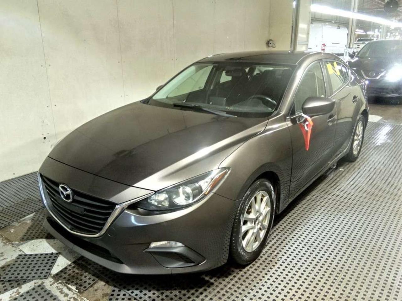 2015 Mazda 3 GX Photo0