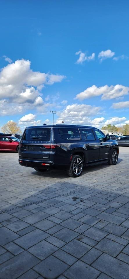 2023 Jeep Wagoneer L Series II 4dr 4x4 Photo4