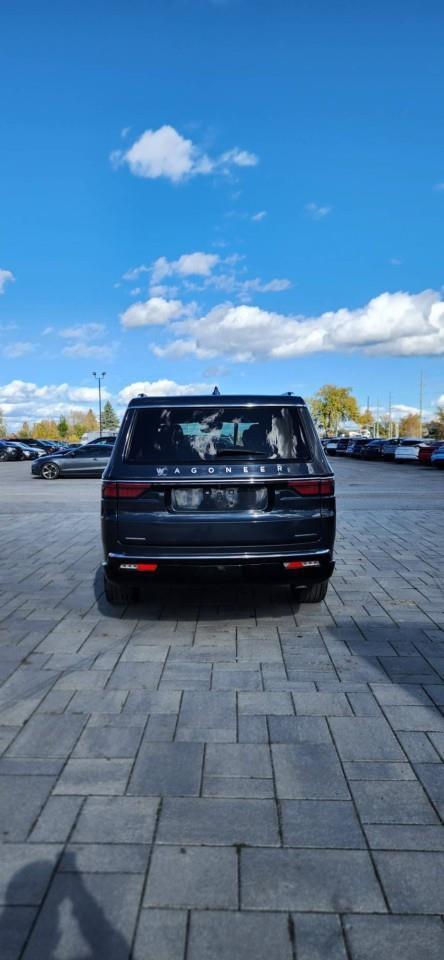 2023 Jeep Wagoneer L Series II 4dr 4x4 Photo