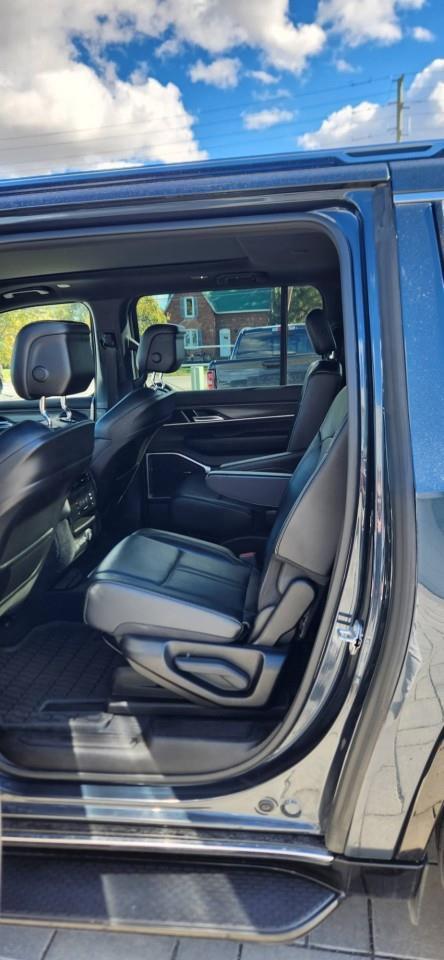 2023 Jeep Wagoneer L Series II 4dr 4x4 Photo