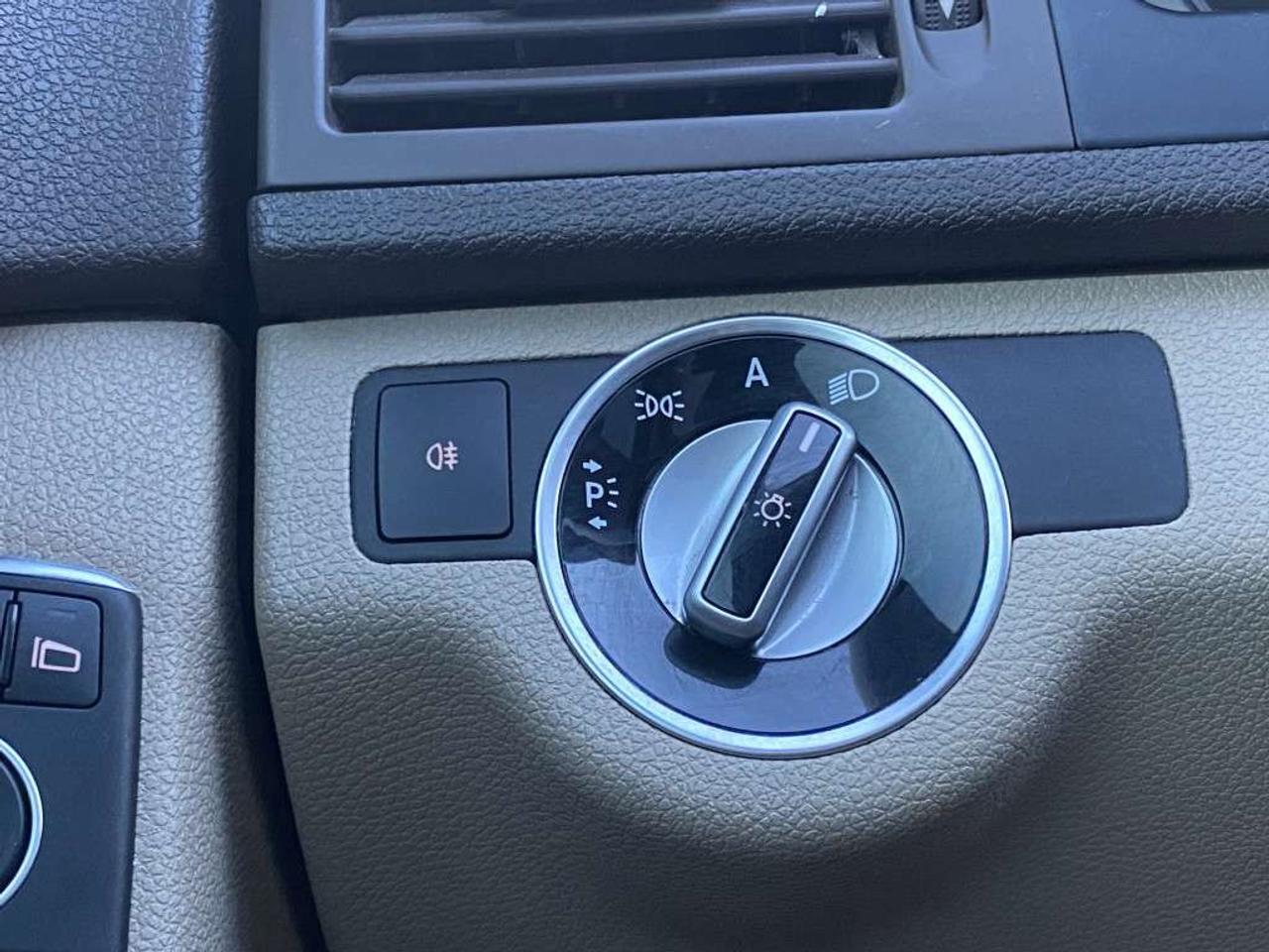 2011 Mercedes-Benz C-Class 4dr Sdn 3.0L 4MATIC Photo