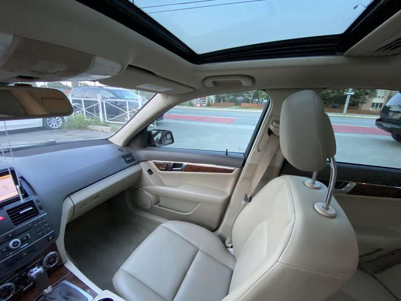 2011 Mercedes-Benz C-Class 4dr Sdn 3.0L 4MATIC Photo