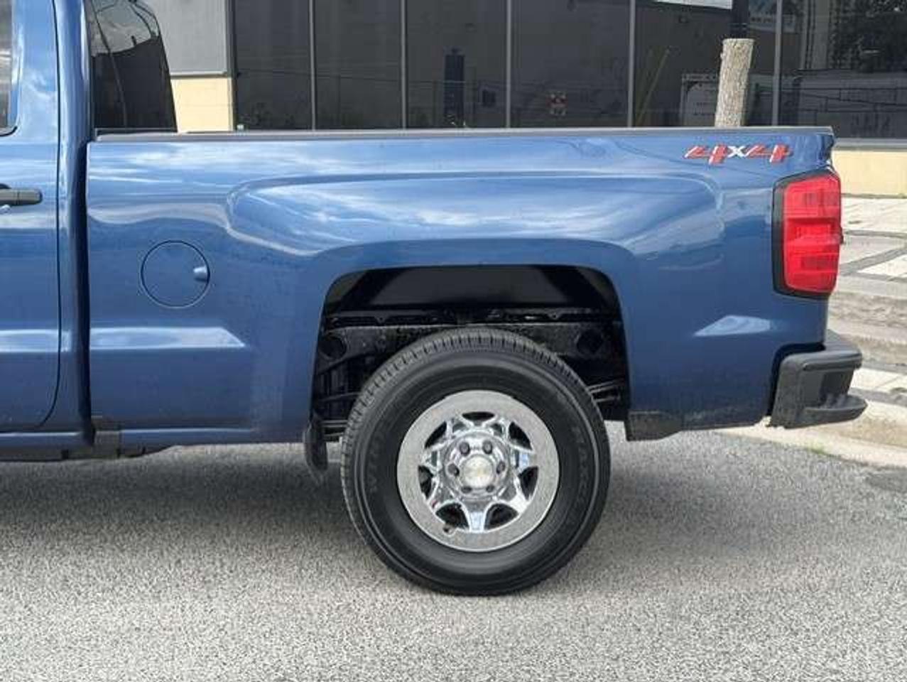 2018 Chevrolet Silverado 1500 4X4 V6 DOUBLE CAB-CAMERA-NEW TIRES-CERTIFIED Photo
