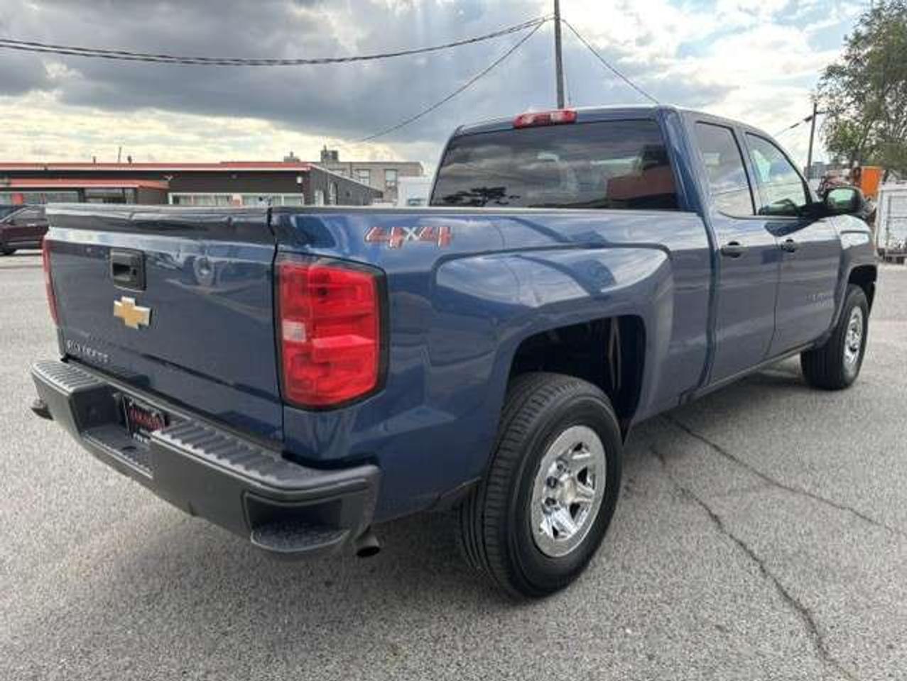 2018 Chevrolet Silverado 1500 4X4 V6 DOUBLE CAB-CAMERA-NEW TIRES-CERTIFIED Photo