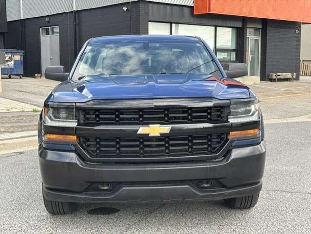 2018 Chevrolet Silverado 1500 4X4 V6 DOUBLE CAB-CAMERA-NEW TIRES-CERTIFIED Photo