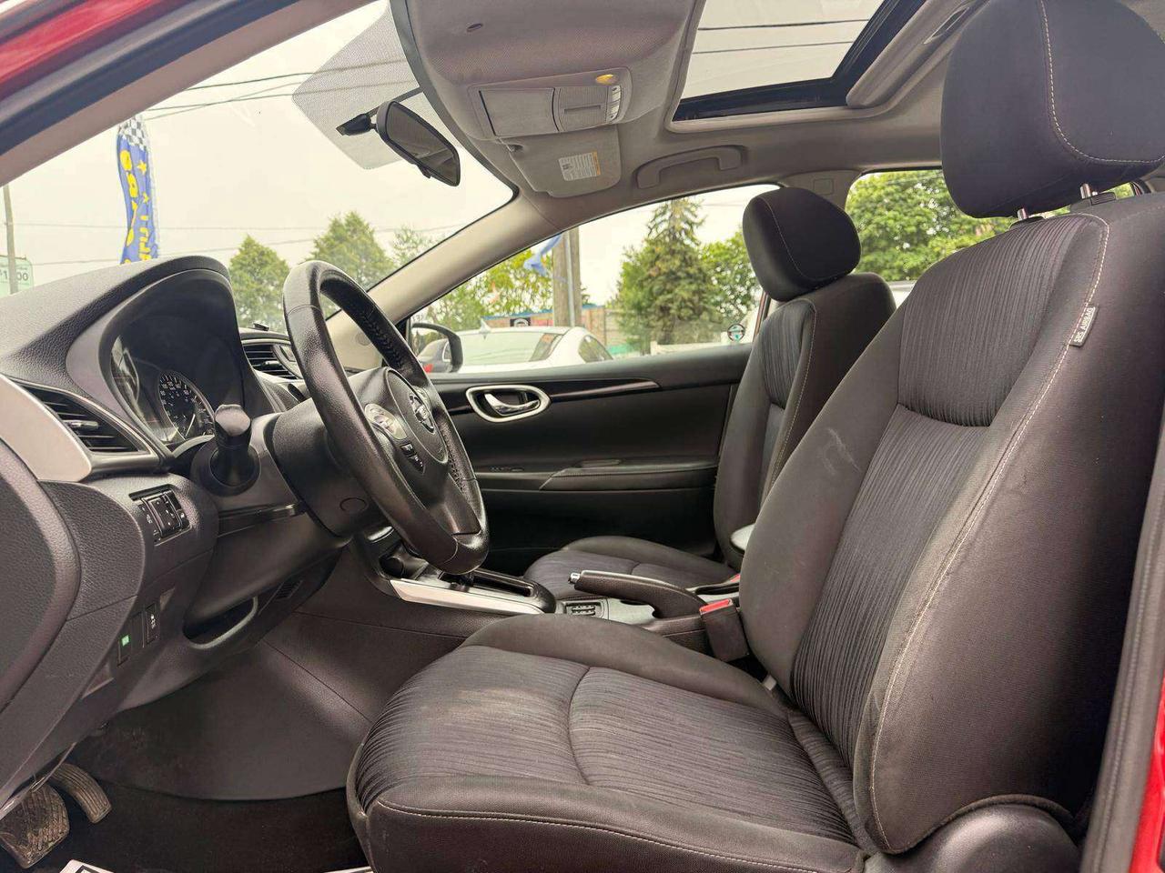 2019 Nissan Sentra Sv, Sunroof, backup camara !!! Photo