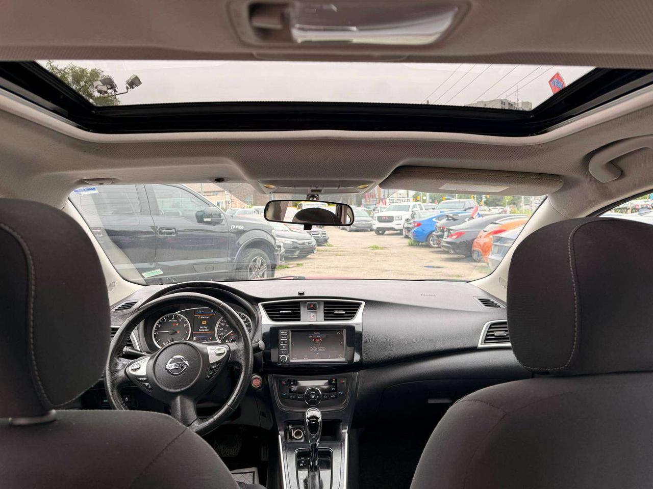 2019 Nissan Sentra Sv, Sunroof, backup camara !!! Photo