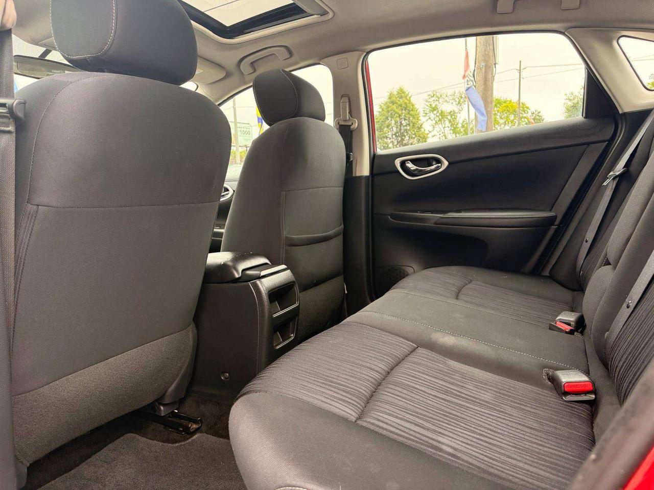 2019 Nissan Sentra Sv, Sunroof, backup camara !!! Photo