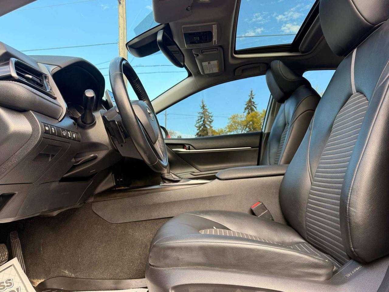 2021 Toyota Camry Hybrid SE Auto Photo