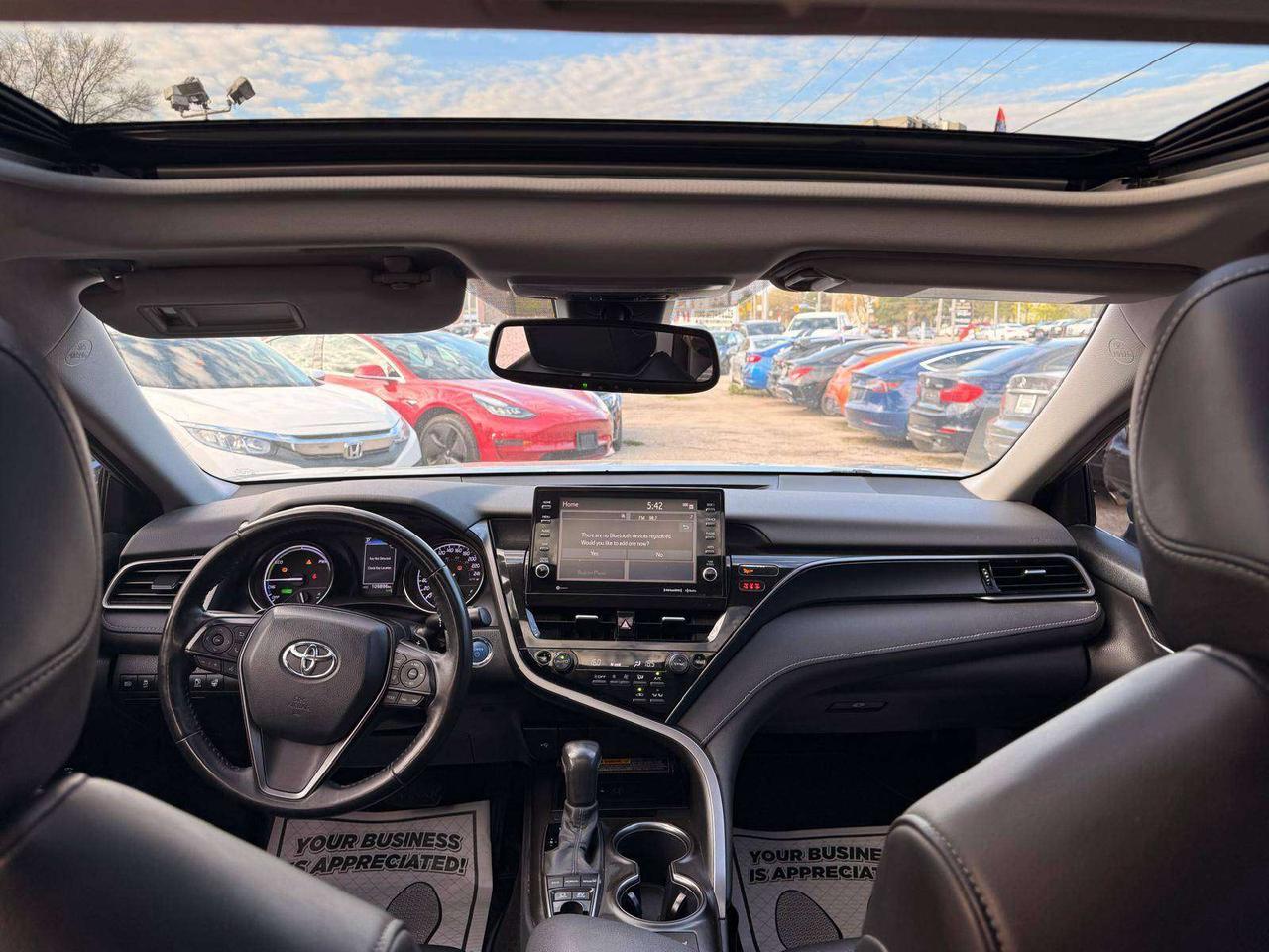 2021 Toyota Camry Hybrid SE Auto Photo