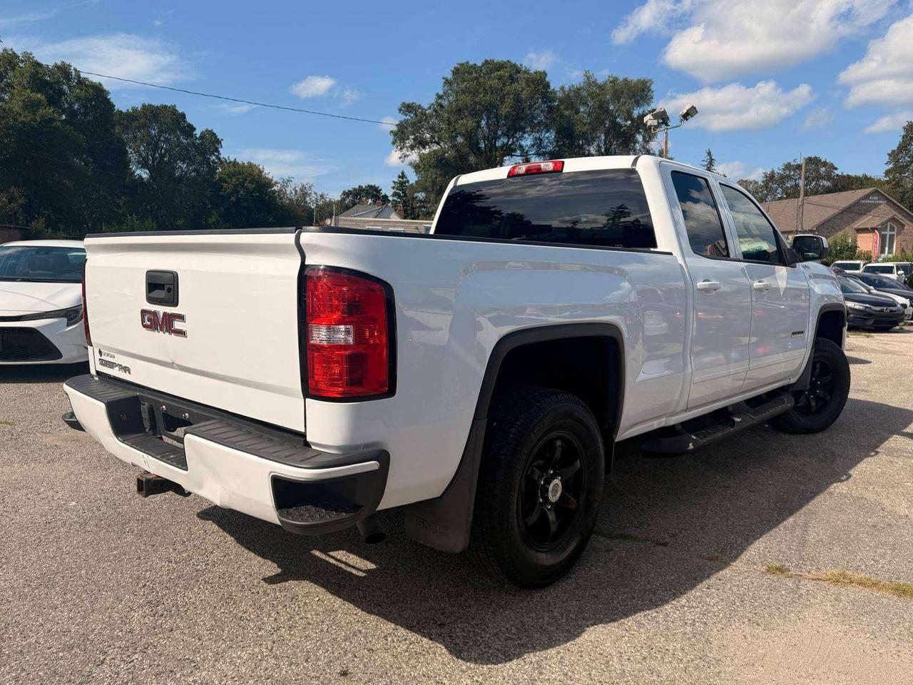 2018 GMC Sierra 1500 4WD DOUBLE CAB 143.5 Photo