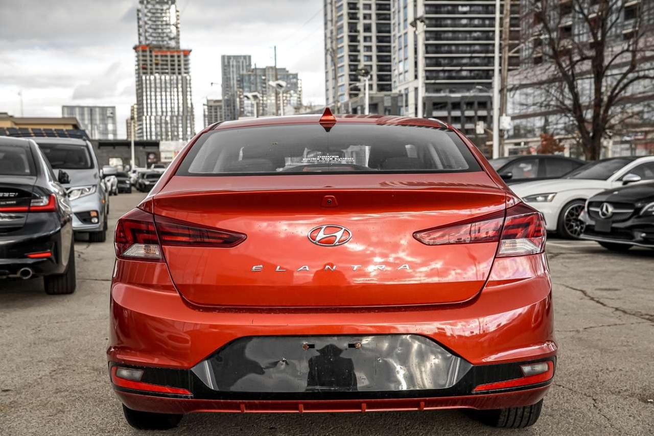 2020 Hyundai Elantra Preferred IVT Photo4