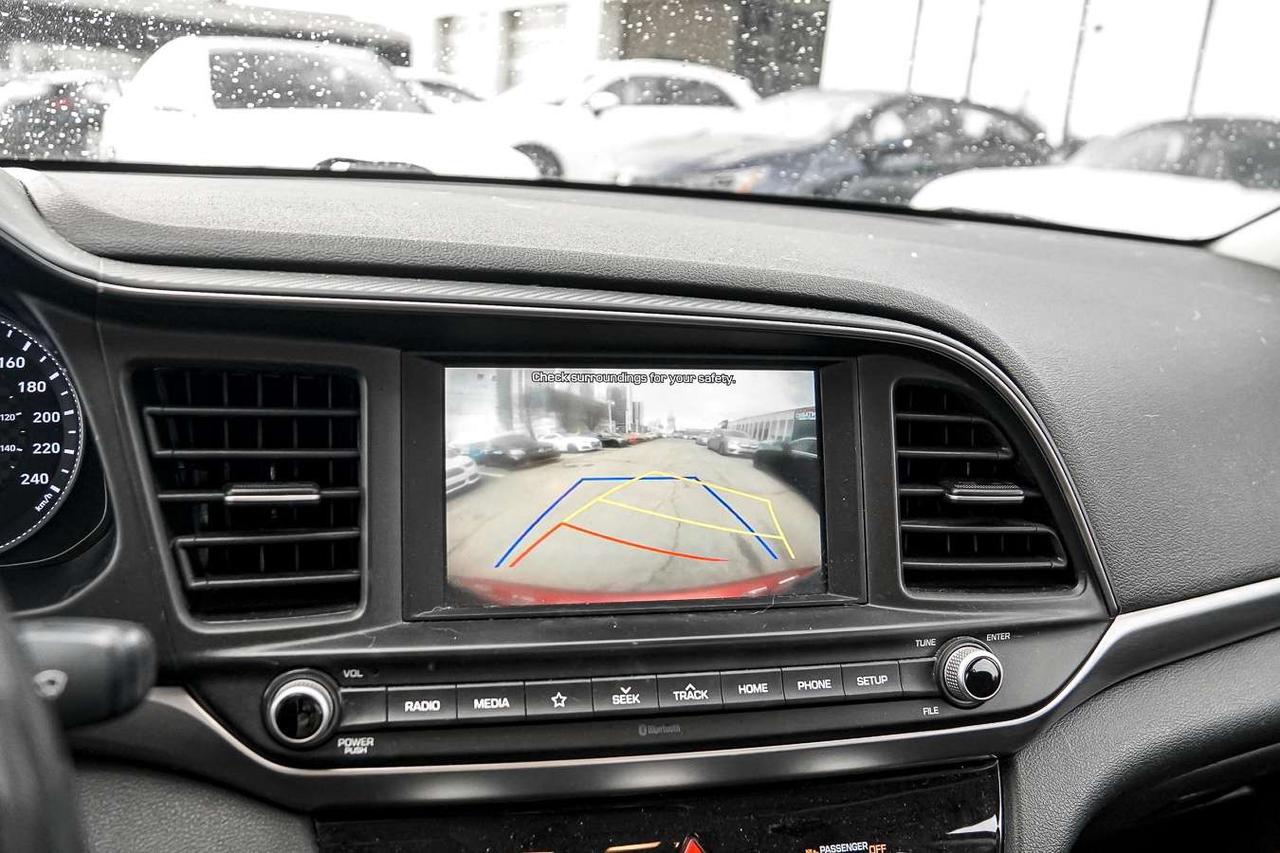 2020 Hyundai Elantra Preferred IVT Photo