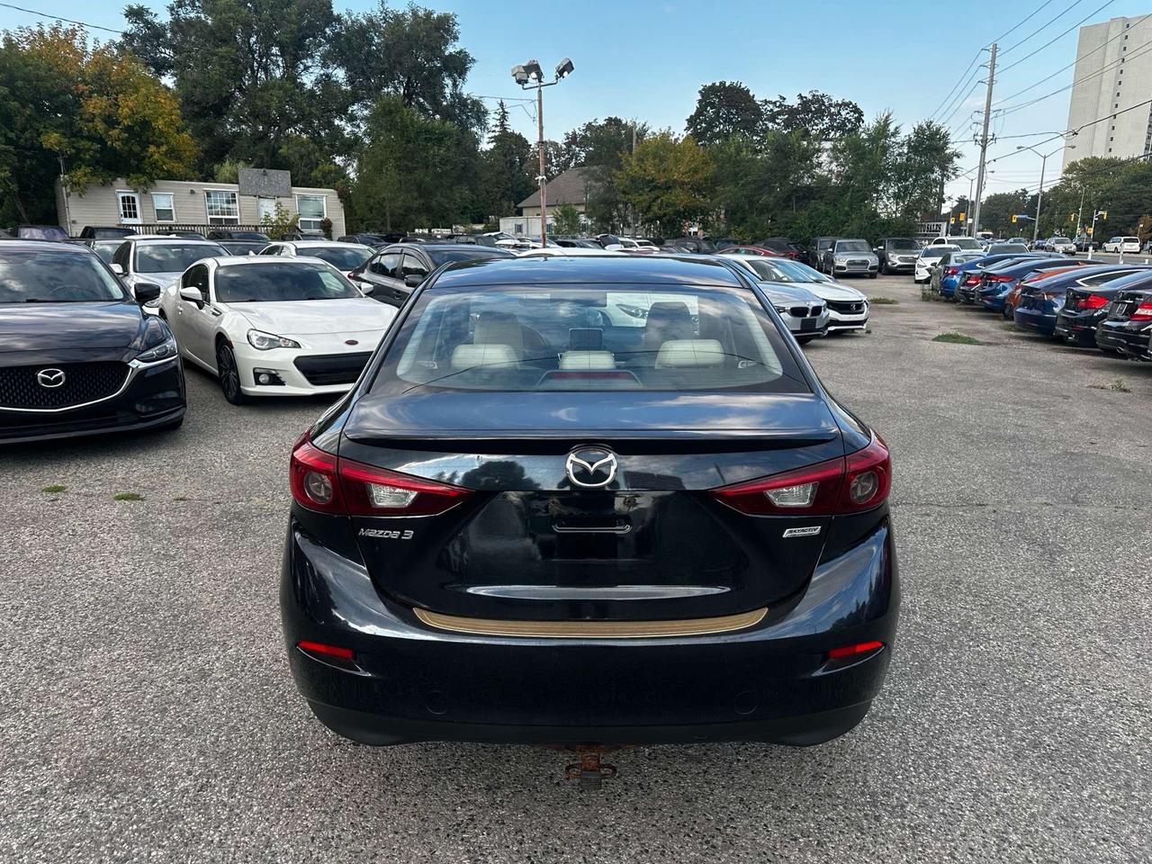 2016 Mazda 3 4dr Sdn Auto GT Photo4