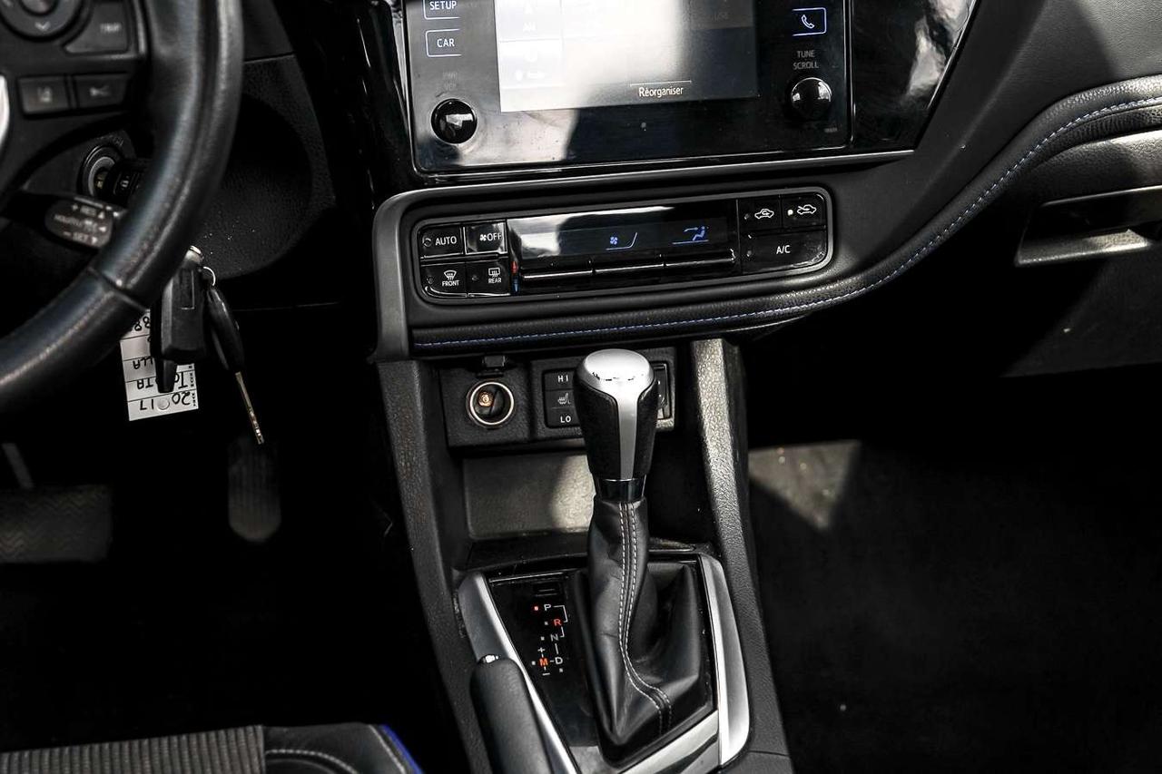 2017 Toyota Corolla 4dr Sdn CE Photo
