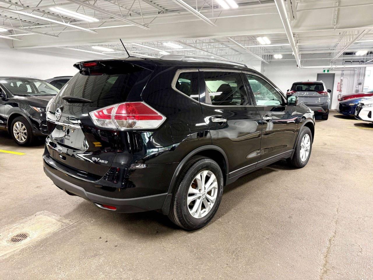 2016 Nissan Rogue AWD 4dr SV Photo