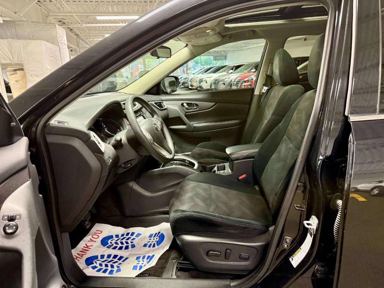 2016 Nissan Rogue AWD 4dr SV Photo