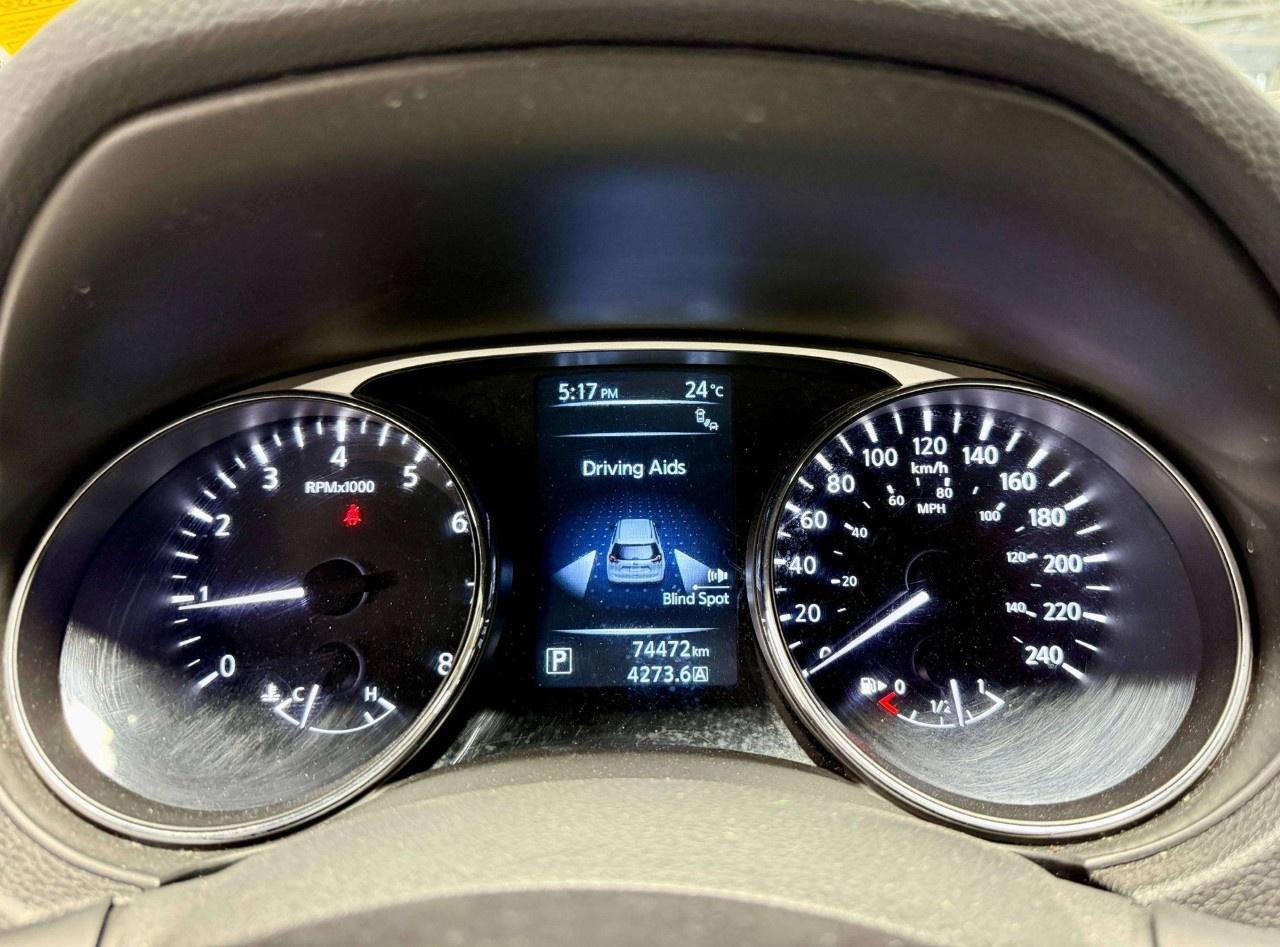 2016 Nissan Rogue AWD 4dr SV Photo