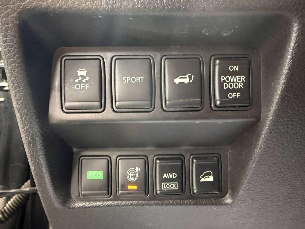 2016 Nissan Rogue AWD 4dr SV Photo