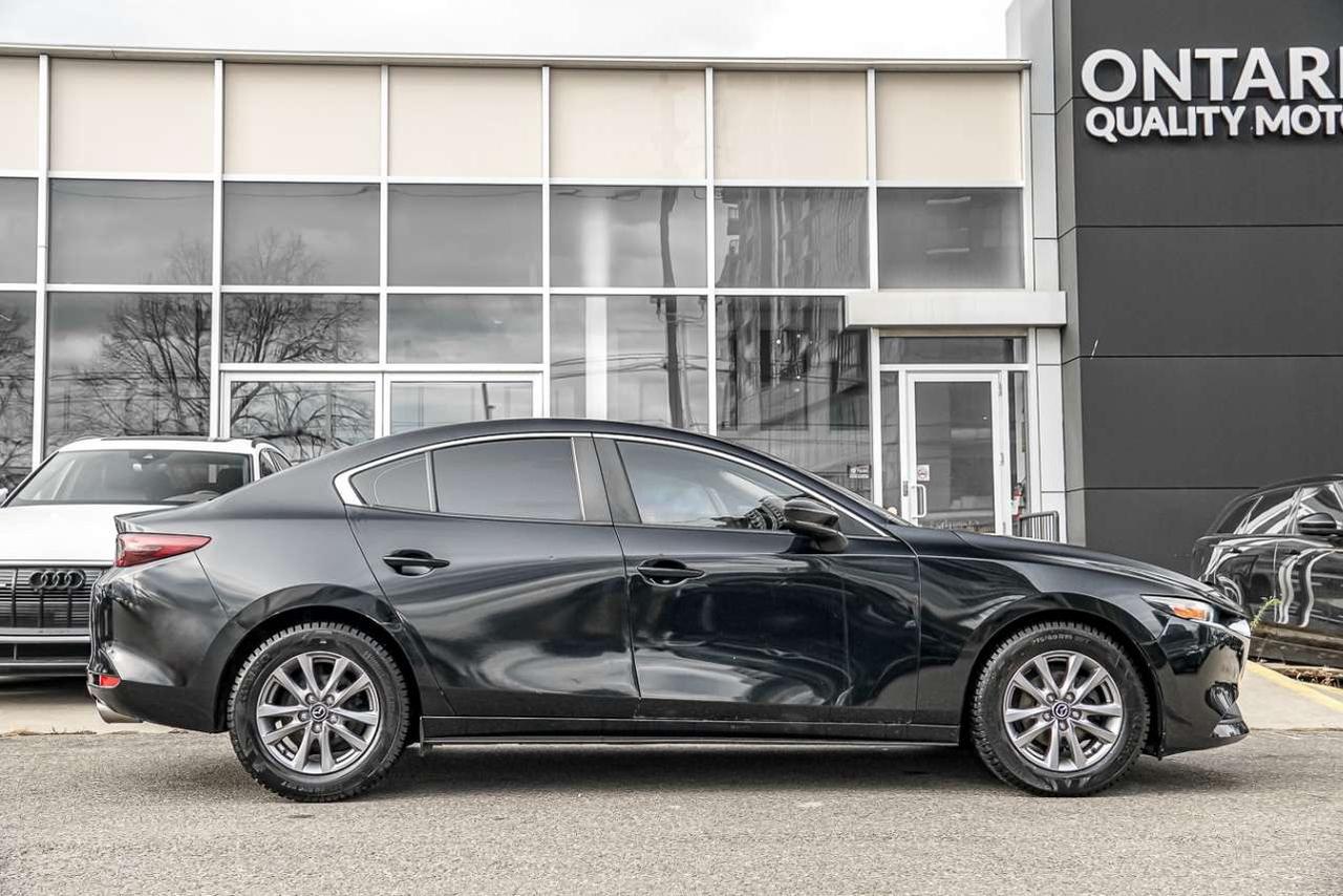 2021 Mazda 3 GX FWD Photo3