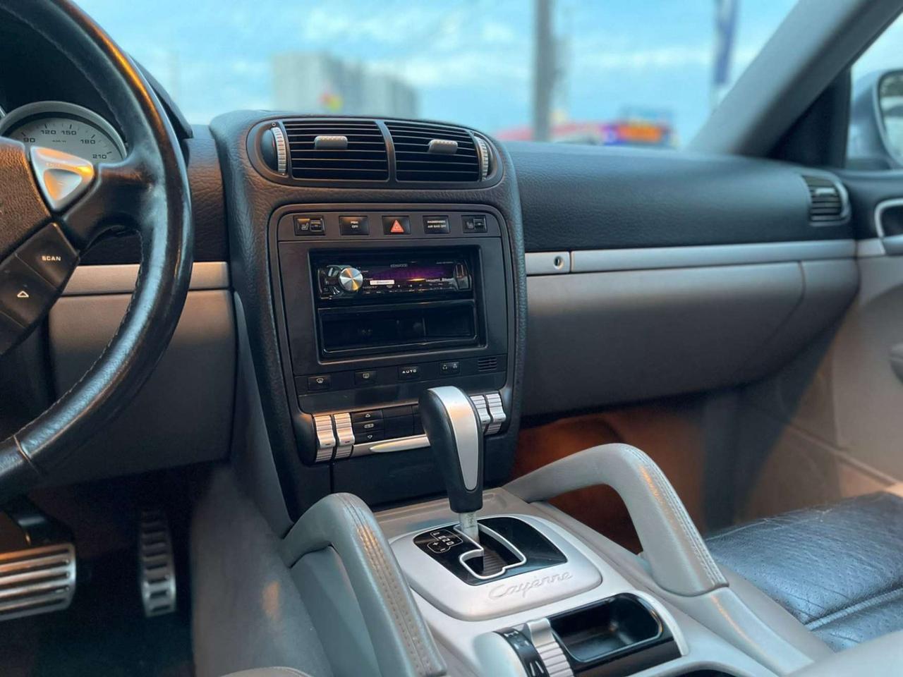 2006 Porsche Cayenne V8 Photo