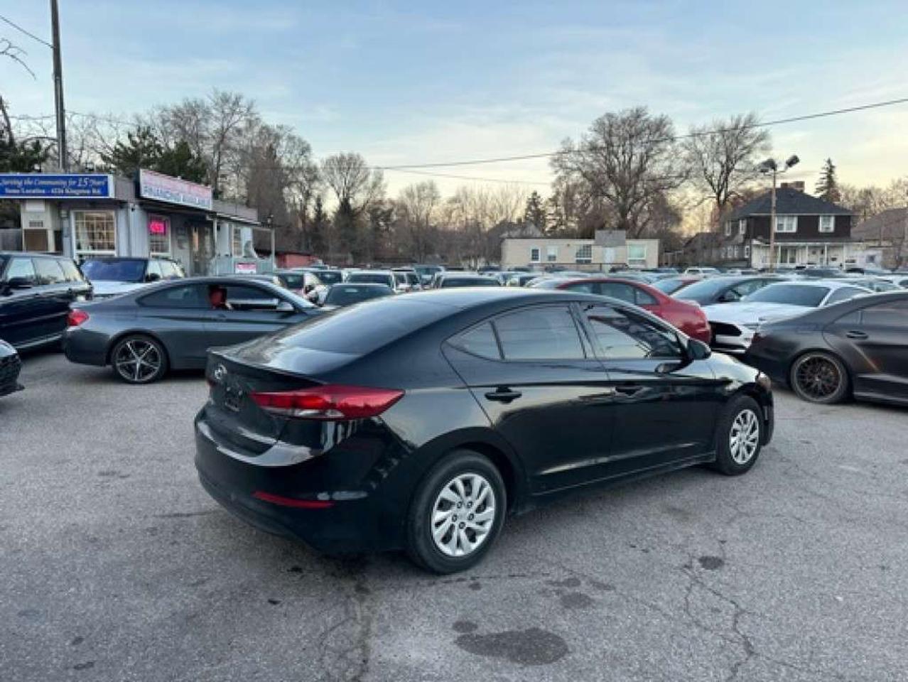 2017 Hyundai Elantra 4DR SDN Photo3