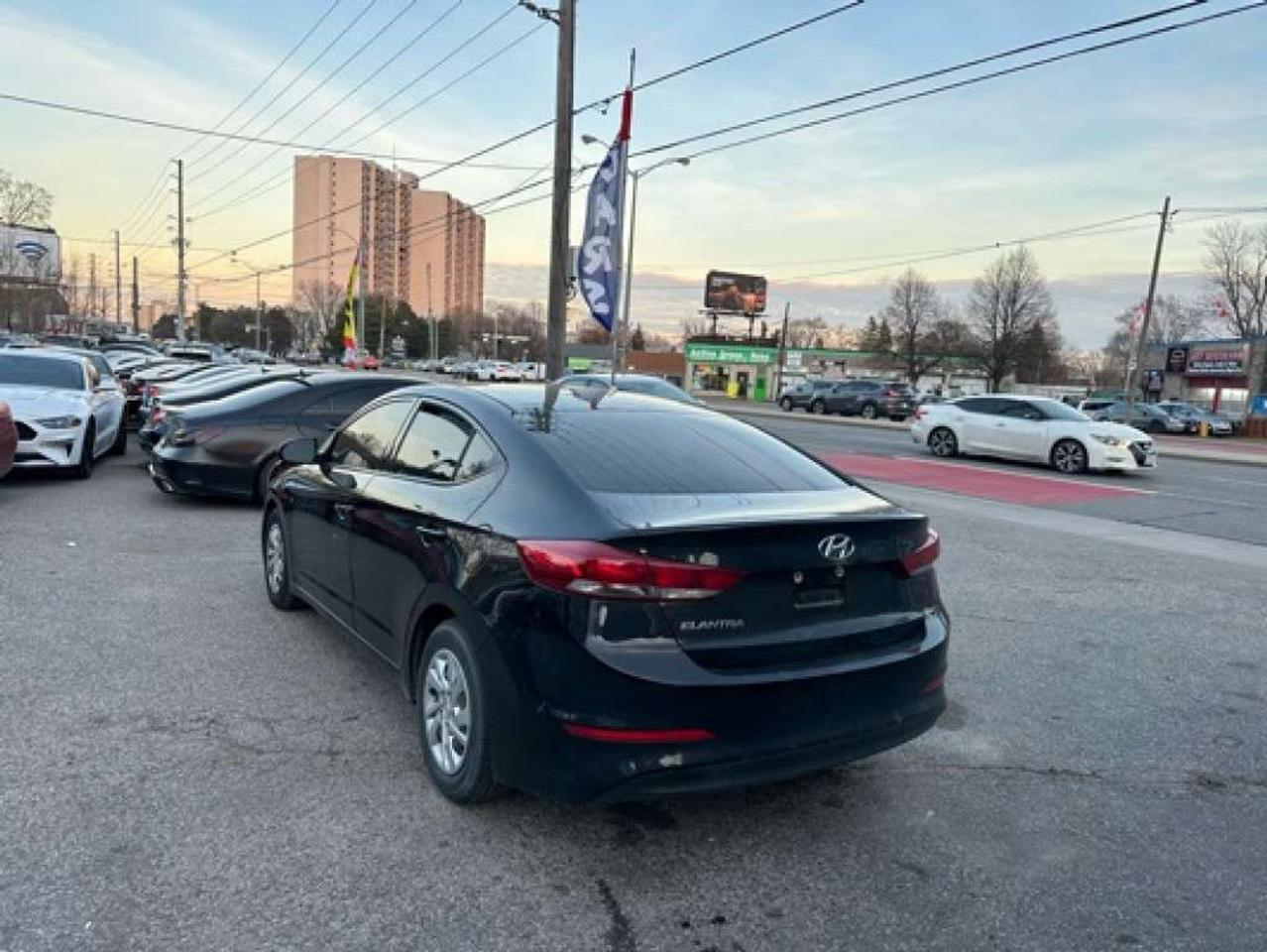 2017 Hyundai Elantra 4DR SDN Photo1