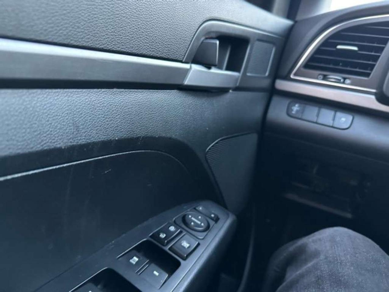 2017 Hyundai Elantra 4DR SDN Photo