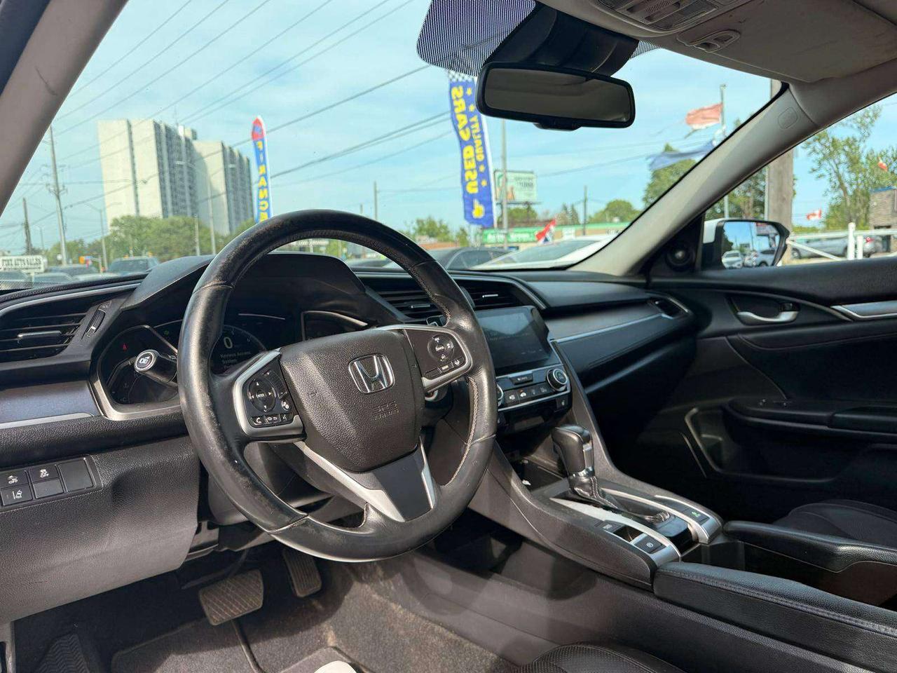 2017 Honda Civic 4dr CVT Touring Photo