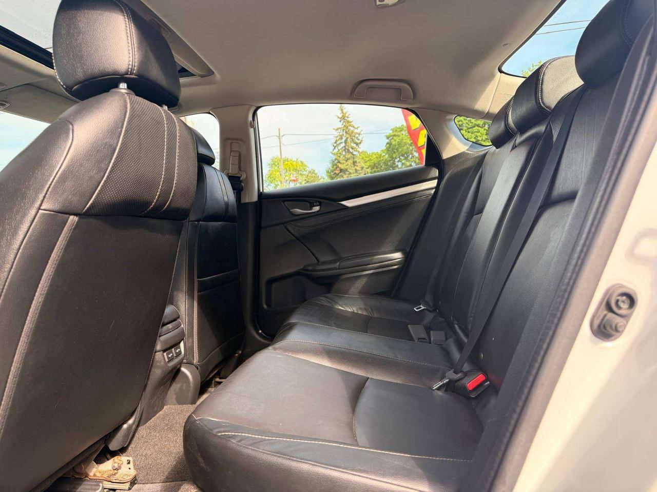 2017 Honda Civic 4dr CVT Touring Photo