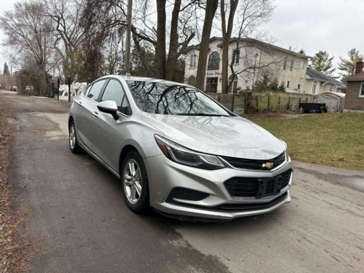 2018 Chevrolet Cruze 4dr Sdn 1.4L LT w/1SD Photo4
