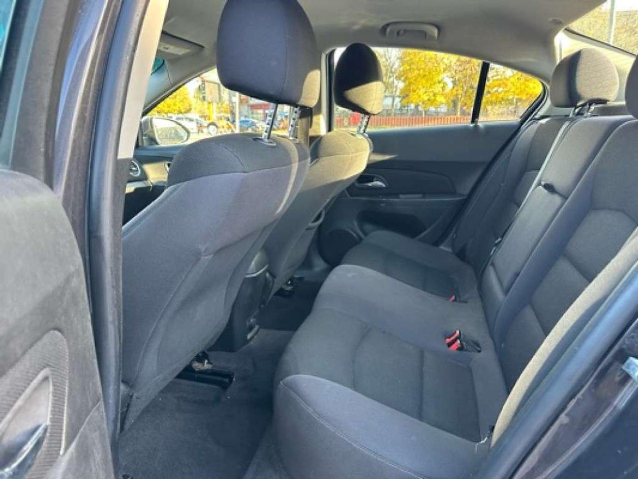 2015 Chevrolet Cruze 4dr Sdn 1LT Photo