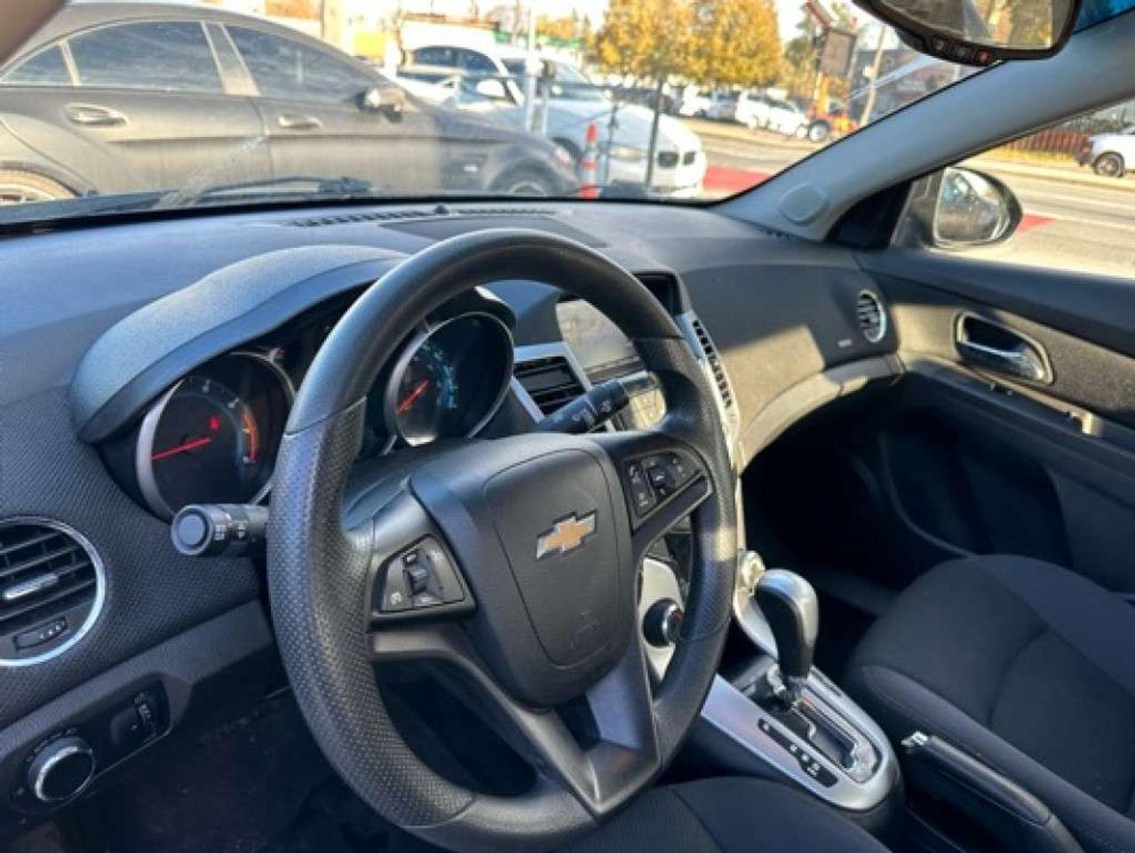 2015 Chevrolet Cruze 4dr Sdn 1LT Photo