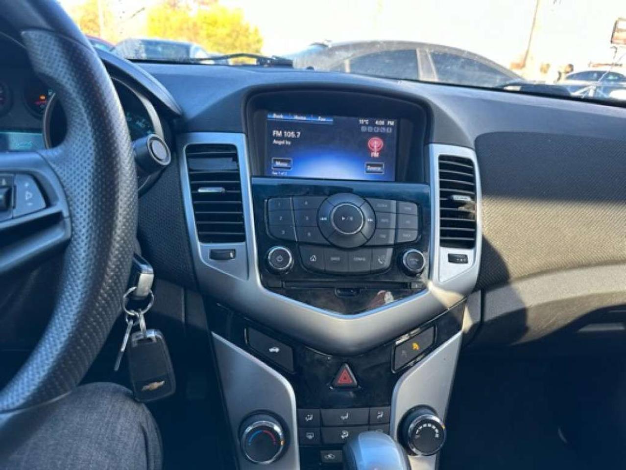 2015 Chevrolet Cruze 4dr Sdn 1LT Photo
